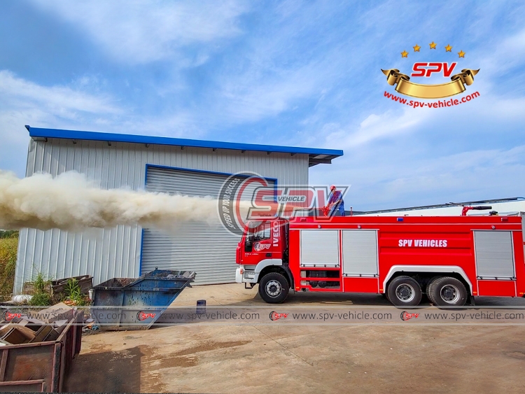 Dry Powder Water Foam Fire Truck IVECO - Dry Powder Shooting
